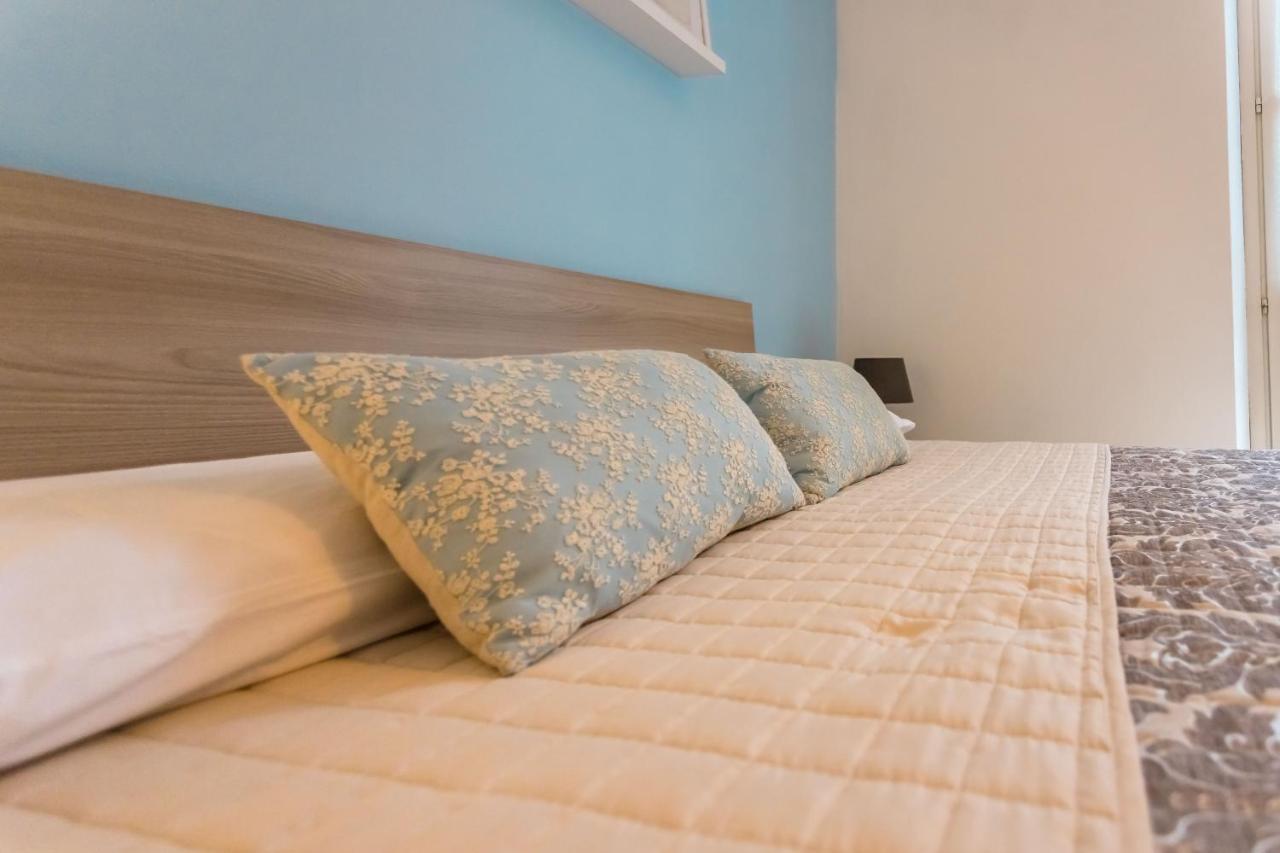 ורנה Porto Azzurro Apartment מראה חיצוני תמונה